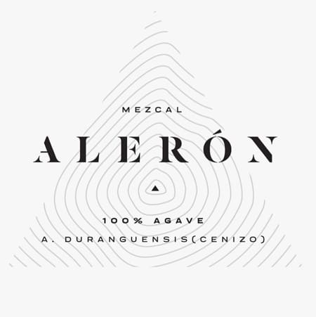 botellas de mezcal