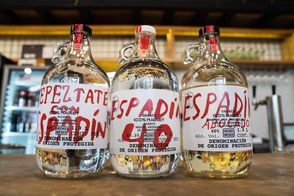 mezcal con gusano